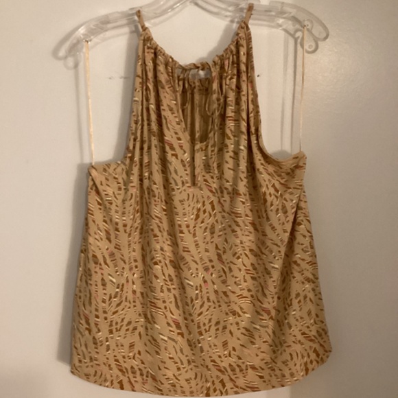 Tank  top with keyhole back - Picture 2 of 3